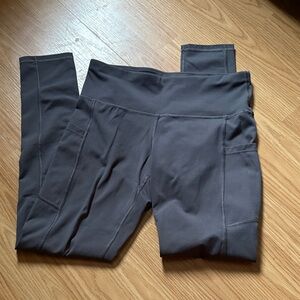 Grey leggings with pockets